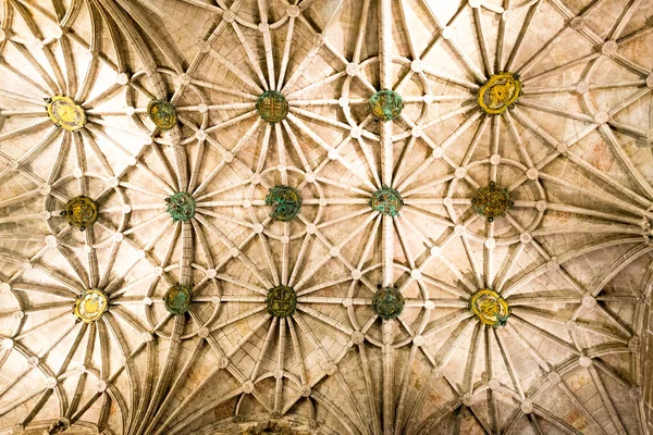 Jeronimos Manastırı içinde (Lizbon, Portekiz)