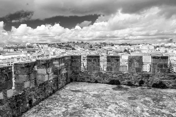 Lissabon van Saint Lawrence Tower op Castelo de Sao Jorge (Portug — Stockfoto