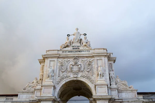 Arco da Rua Augusta at Praca do Comercio (Лісабон, Португалія)) — стокове фото