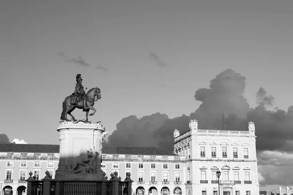 Ruiterstandbeeld van koning Joao in Lissabon (Portugal) — Stockfoto