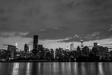 Midtown Manhattan gece Doğu Yakası'nın manzarası