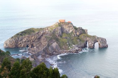 San Juan de Gaztelugatxe doğal görünümünü