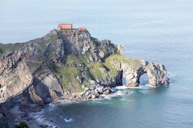 San Juan de Gaztelugatxe doğal görünümünü