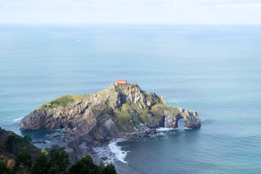 San Juan de Gaztelugatxe doğal görünümünü