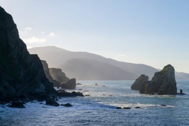 San Juan de Gaztelugatxe üzerinden Bask kıyı şeridi