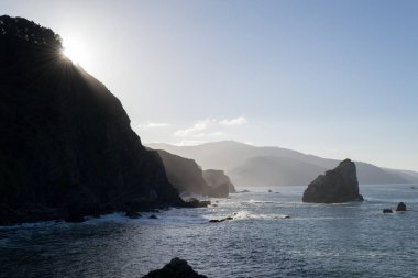 San Juan de Gaztelugatxe üzerinden Bask kıyı şeridi