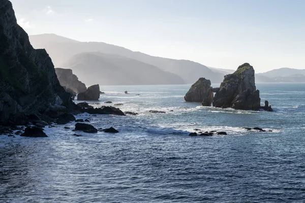 巴斯克海岸线从圣胡安 de Gaztelugatxe — 图库照片