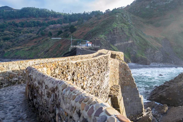 San Juan de Gaztelugatxe için tırmanma — Stok fotoğraf