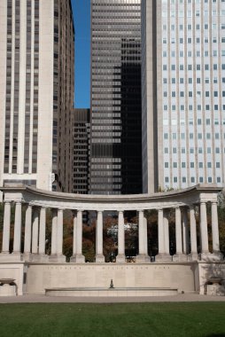 Chicago 'daki Milenyum Parkı' nda Doric Roma sütunlarının heykeli