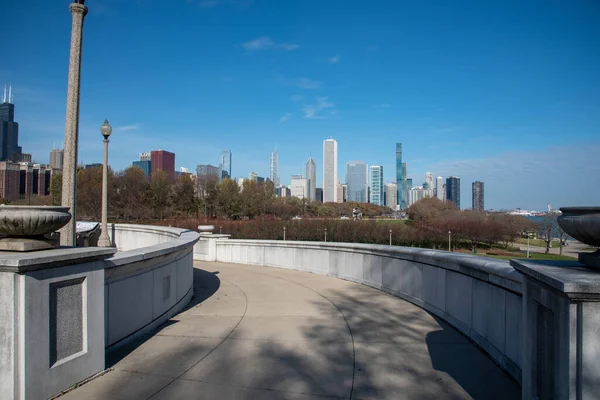 Blick Die Innenstadt Von Chicago Der Drittbevölkerungsreichsten Stadt Der Usa lizenzfreie Stockbilder