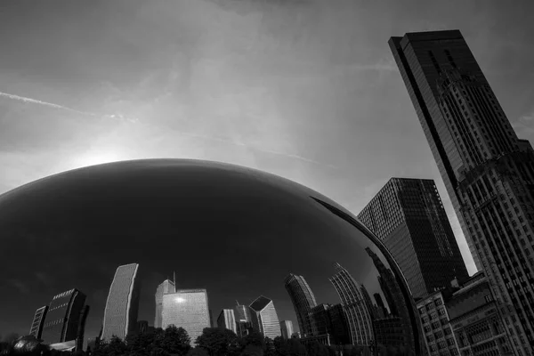 シカゴ 2019年11月9日 シカゴの主な観光スポットの1つであるクラウドゲート 別名ビーン — ストック写真
