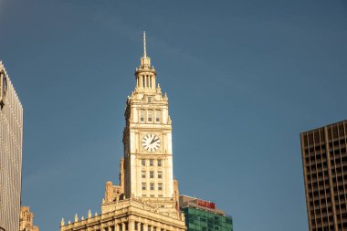Chicago, IL, ABD - 9 Kasım 2019 - 1924 'te Chicago Michigan Bulvarı' nda inşa edilen Wrigley binası