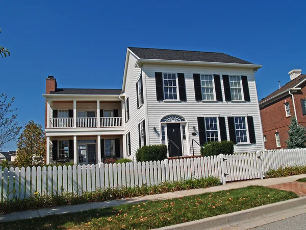 New Two-Story White Home with Fence — Stock Photo, Image