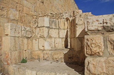 Ortaçağ Kalesi ok yarık eski Jerusalem duvarındaki