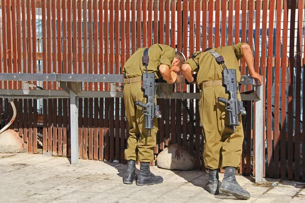 Israeli Troops Drinking Water — Stock Photo, Image