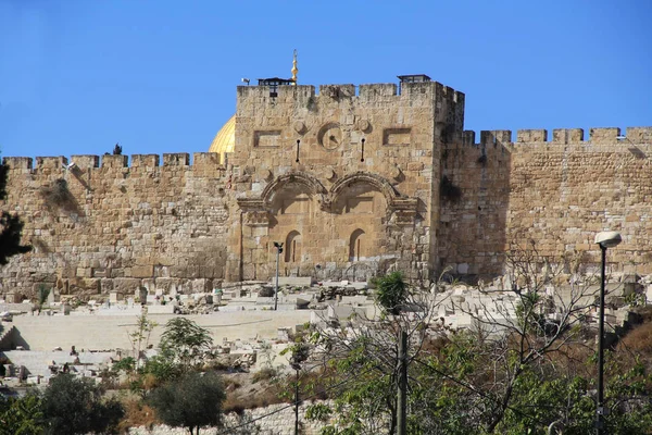 Doğu kapısı ve İsrail mezarlığı — Stok fotoğraf