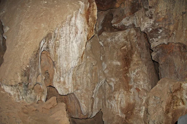 Wewnątrz jaskini Colossal Cave Mountain Park — Zdjęcie stockowe