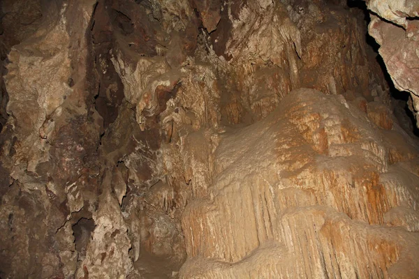 Dentro de la Cueva del Parque de la Montaña de la Cueva Colosal — Foto de Stock