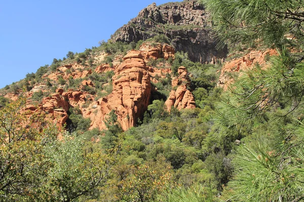 Röd klippformation i Sedona Arizona — Stockfoto