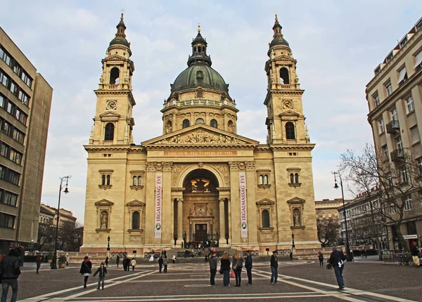 Budapeşte, Macaristan - 27 Şubat 2016: Aziz Stephen Bazilikası'nın en büyük kilisenin Budapeşte, Macaristan olduğunu.