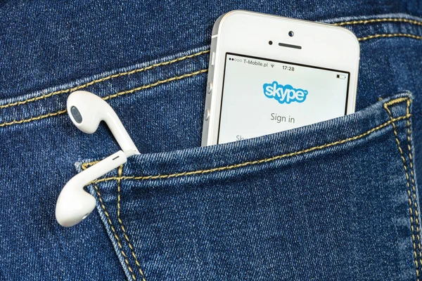 Skype App on iPhone SE — Stock Photo, Image
