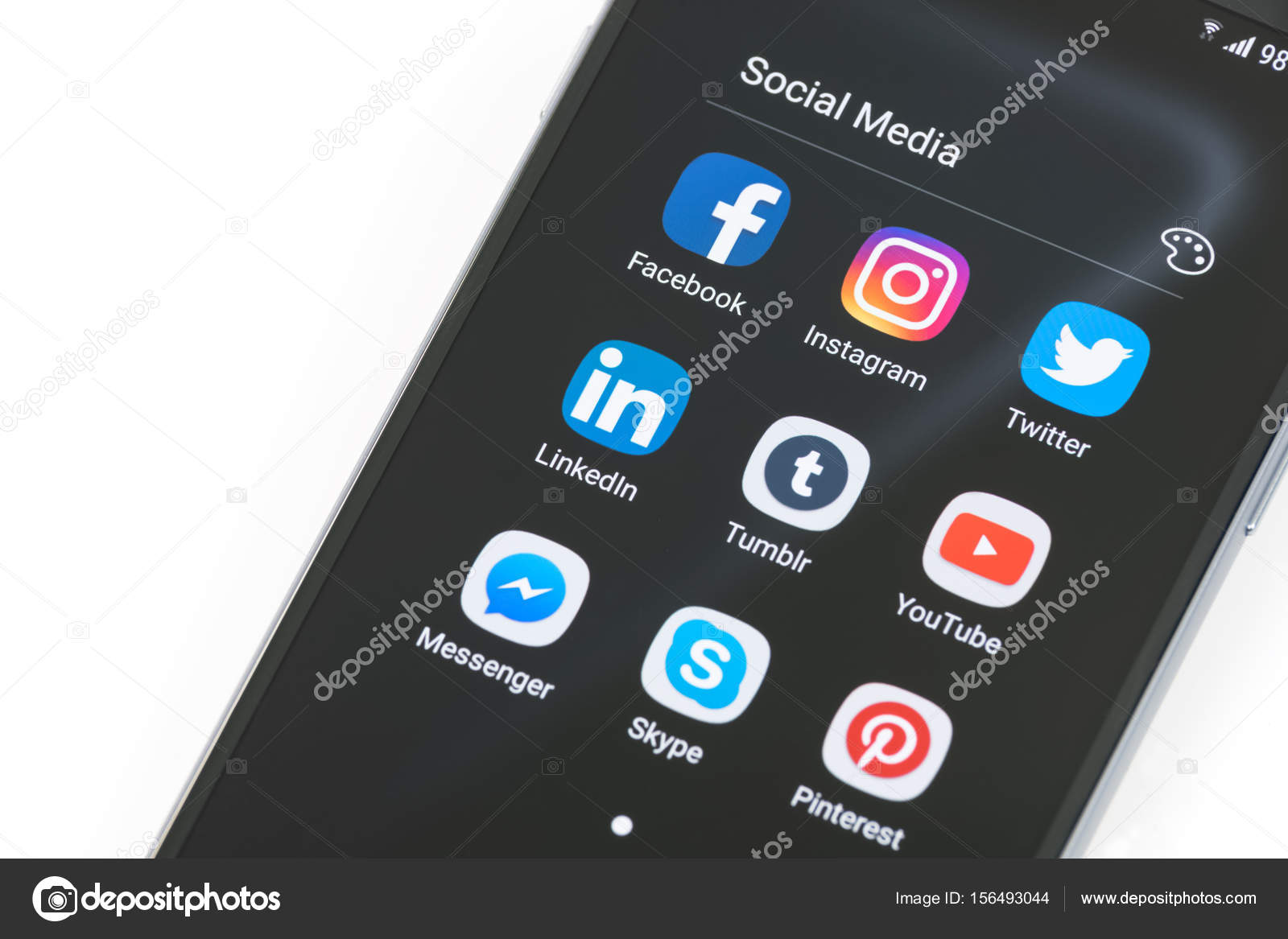 Social media on Android device Stock Editorial Photo © 156493044