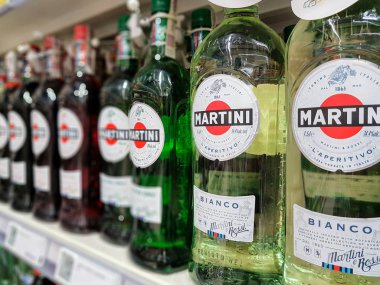 Martini Bianco vermut şişe