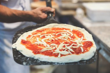 Geleneksel İtalyan pizzası