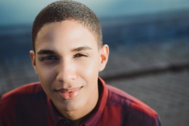 Genç hndsome adam portresi