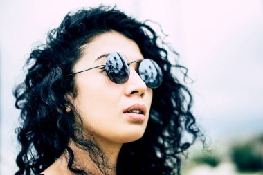 muhteşem bir genç kadın