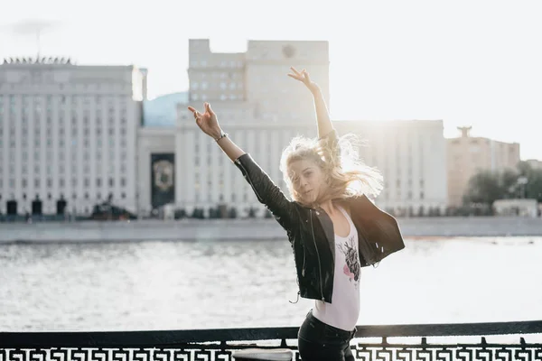 Young Blonde Woman Black Jacket Bridge Outdoor — Stock Photo, Image