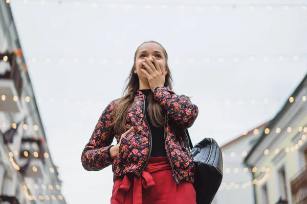 Mladá žena s překvapený výraz — Stock fotografie