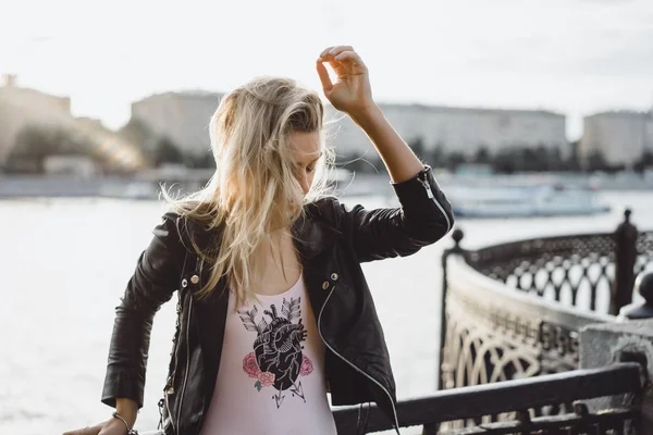 Young Blonde Woman Black Jacket Outdoor — Stock Photo, Image