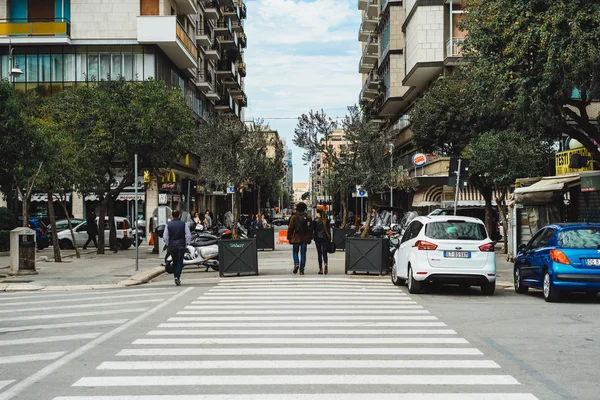görünümünü insanlar Merkez Meydanı, Floransa, İtalya