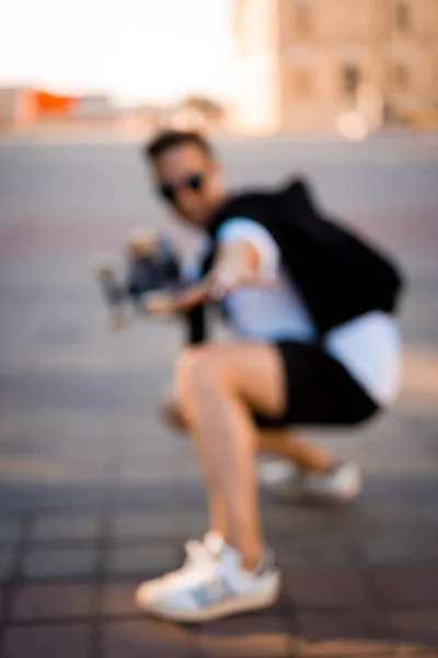 Muž Skateboardu Městě Skateboardista Dělá Skok Trik Městském Místě Lifestyle — Stock fotografie