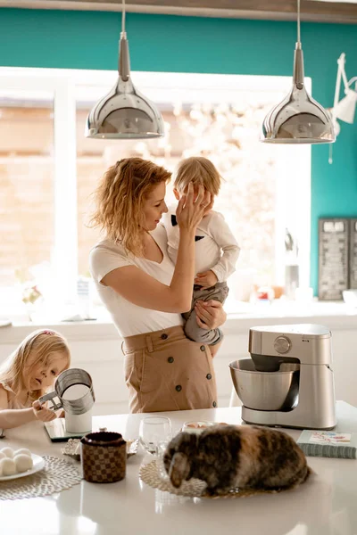 Happy Family Preparing Easter Holiday Mom Children Kitchen Bakes Cakes — Stock Photo, Image