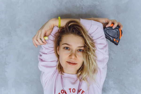 Retrato Una Hermosa Joven —  Fotos de Stock