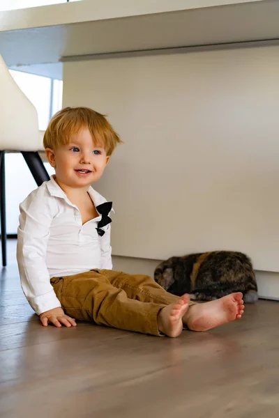 Children Play Easter Bunnies — Stock Photo, Image