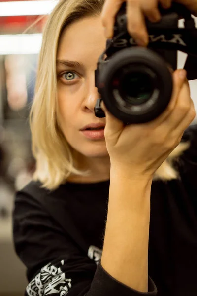 Young Woman Photo Camera — Stock Photo, Image