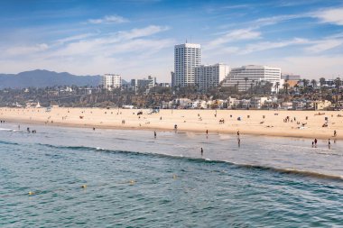 Santa Monica şehir plajı, Santa Monica 'da hafta sonu. Arkaplan, görünüm.