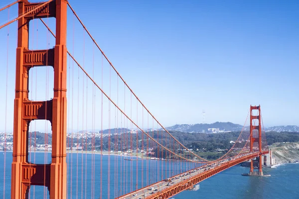 ゴールデンゲートブリッジ ゴールデンゲート海峡を渡って吊り橋 サンフランシスコ — ストック写真