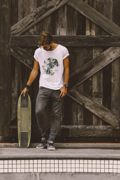 Chlap Hipsterským Stylu Mladý Bruslař Muž Skateboard Ležérní — Stock fotografie