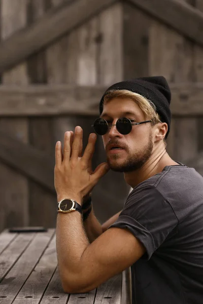 Young Man Sunglasses Urban Style — Stock Photo, Image