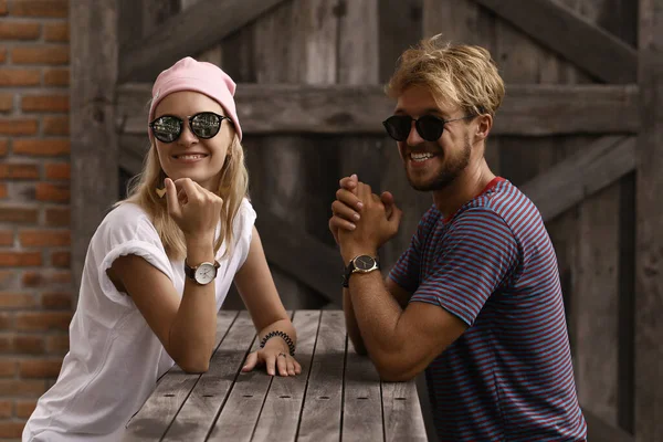 Aşık Hipster Çiftin Romantik Güzel Portresi — Stok fotoğraf