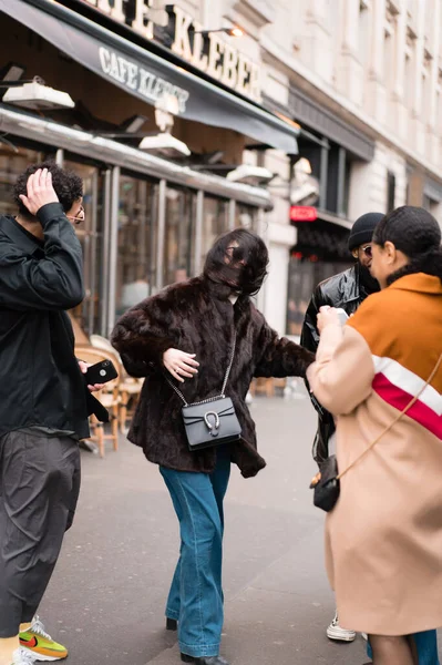 Уличные Фотографии Места Люди Франция Париж Март 2020 — стоковое фото