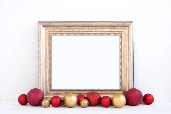Fotografía de stock estilo maqueta de Navidad con marco de oro — Foto de Stock