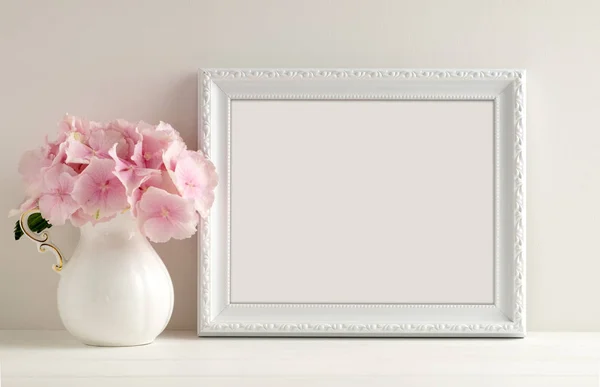 Floral mockup gestyled stockfotografie met wit frame — Stockfoto