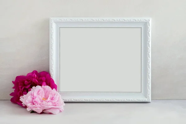 Floral mockup gestyled stockfotografie met wit frame — Stockfoto