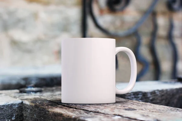 Cană albă de cafea goală pentru a adăuga design personalizat / ofertă . — Fotografie, imagine de stoc