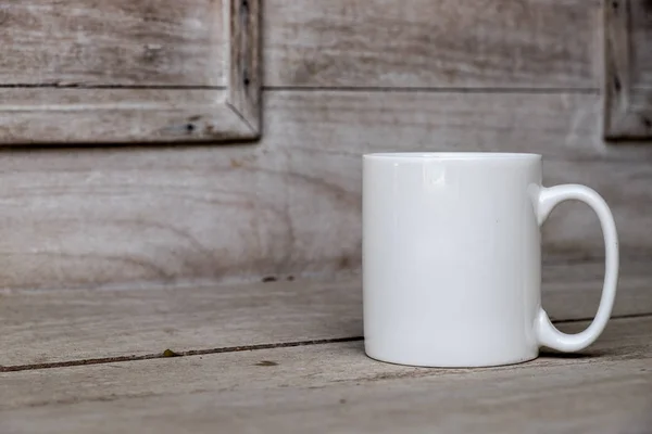 Caneca Café Branco Branco Zombar Contra Fundo Madeira Perfeito Para — Fotografia de Stock